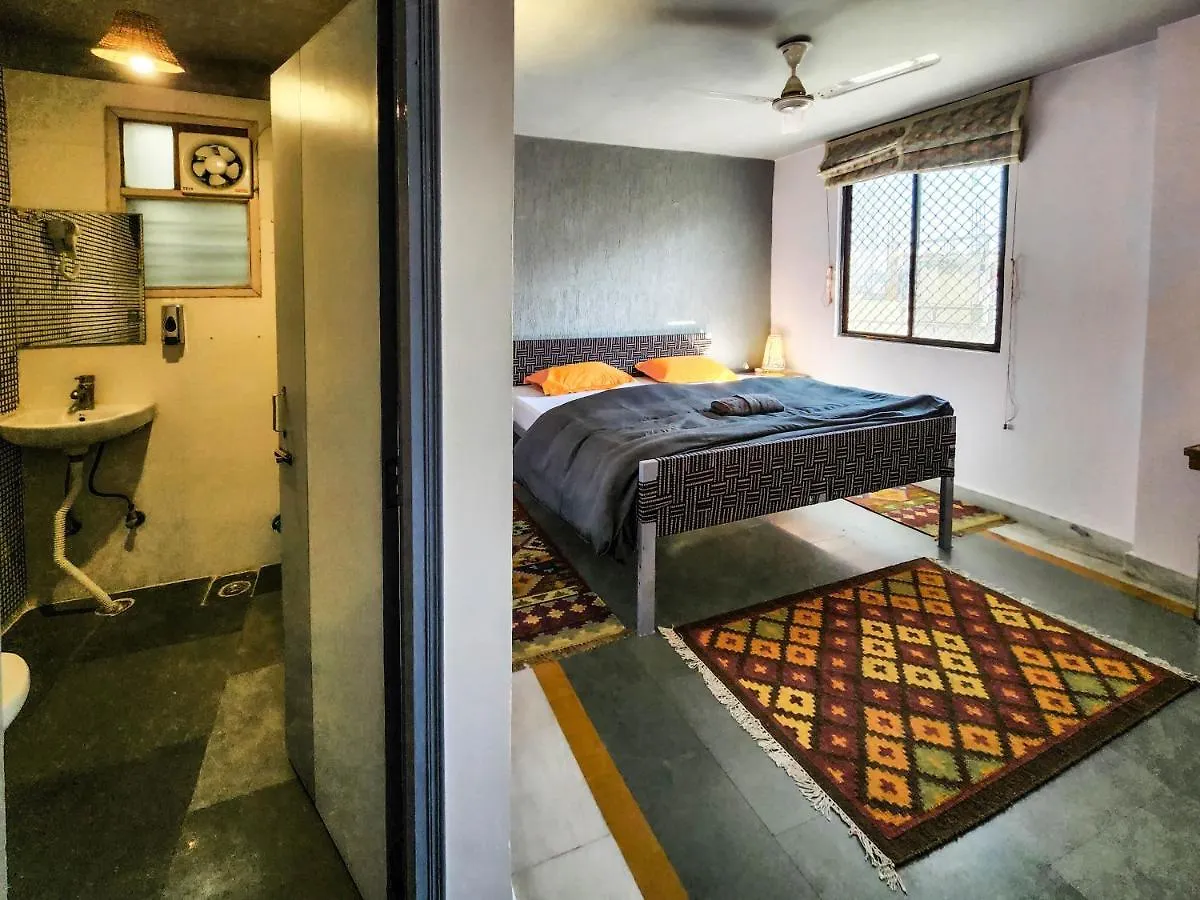 Albergue J House Near Bhikaji Nueva Delhi Hostal