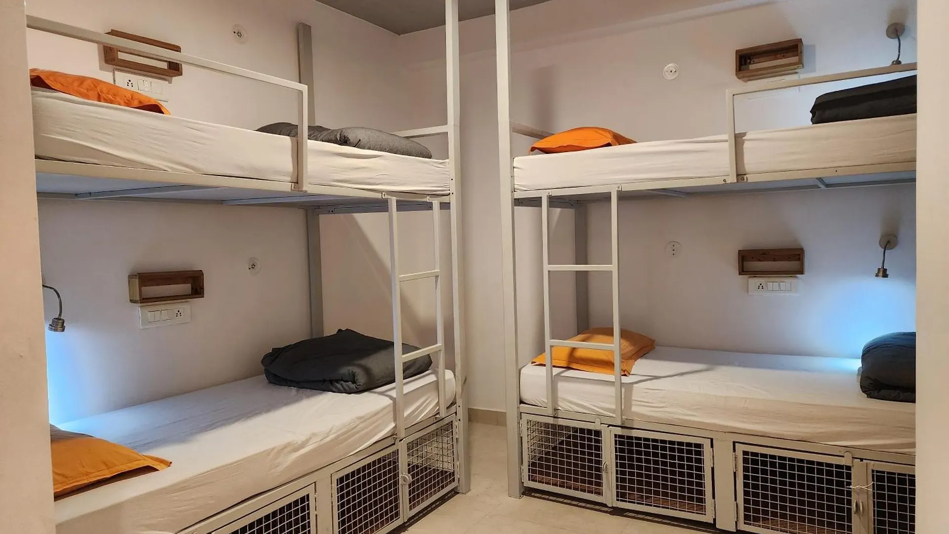Hostal Albergue J House Near Bhikaji Nueva Delhi