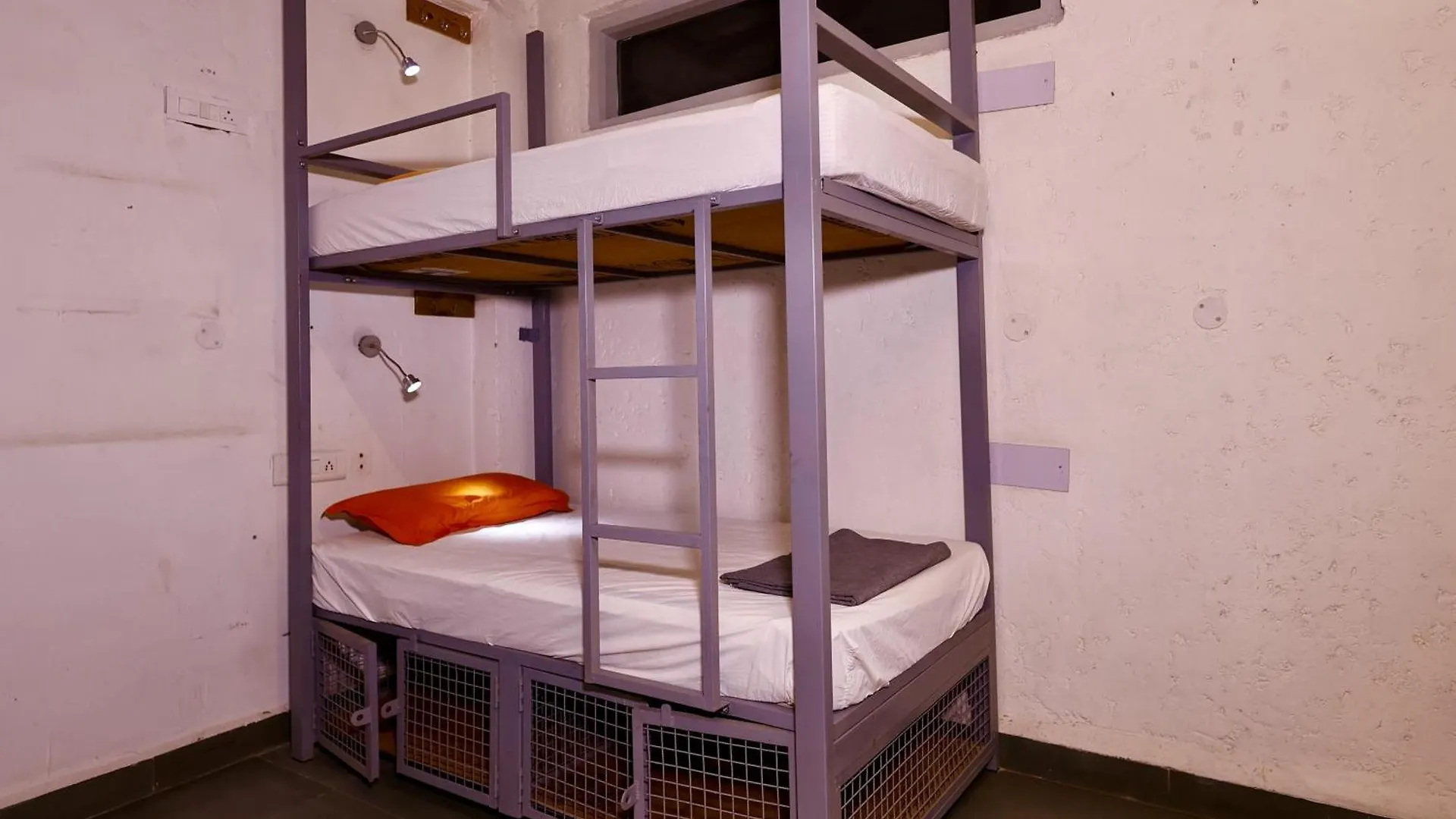 Hostal Albergue J House Near Bhikaji Nueva Delhi