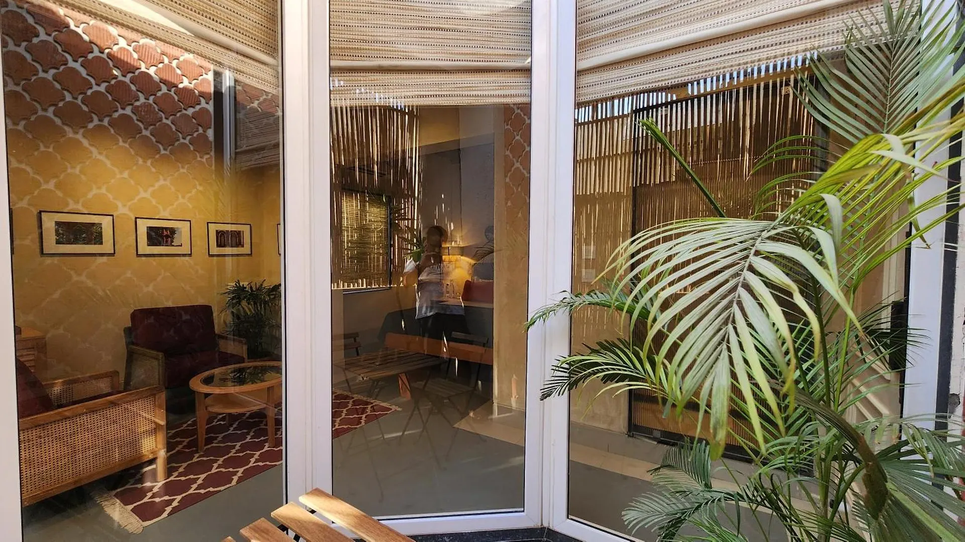 Hostel J House Near Bhikaji Neu-Delhi
